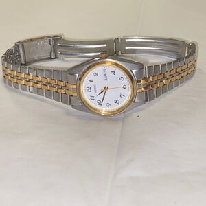 VINTAGE WOMAN SEIKO WATCH